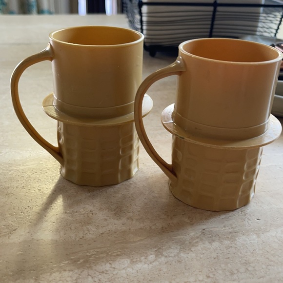 Vtg. VINTAGE 1960s MR. PEANUT PLASTIC MUGS CUPS - Picture 5 of 7